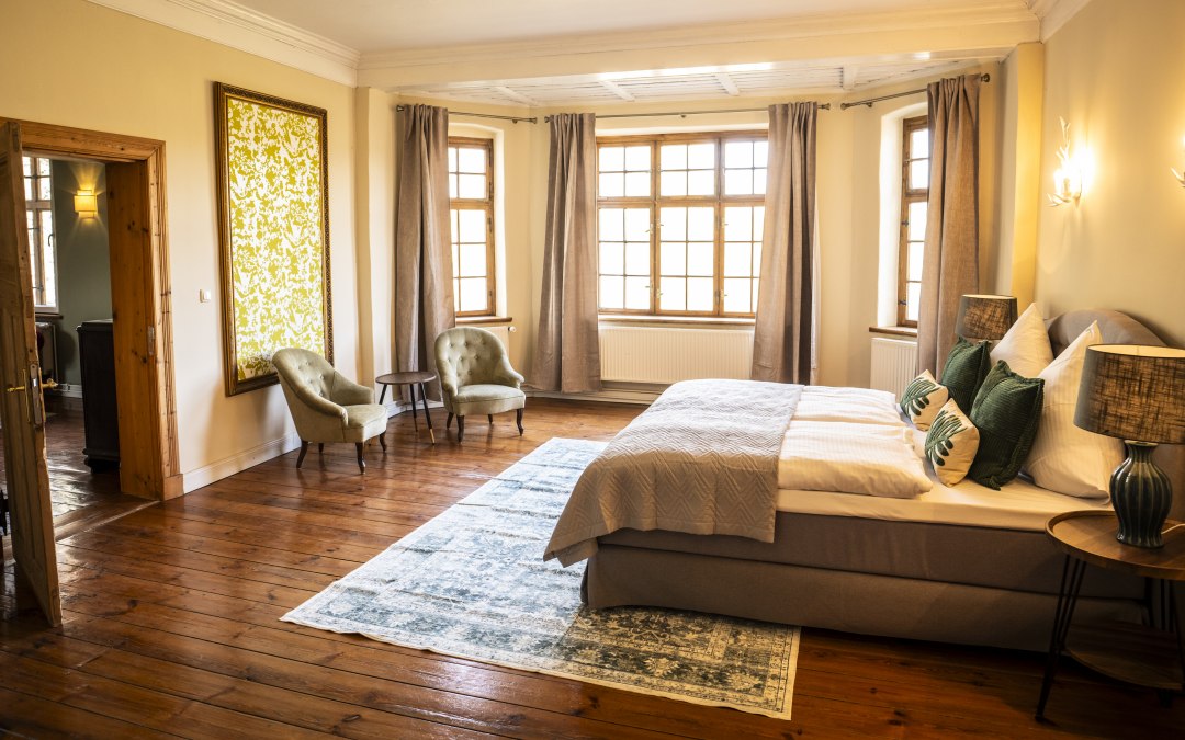 Slaapkamer vakantie appartement Wiesentraum Gut Alt Necheln, © Stefan von Stengel