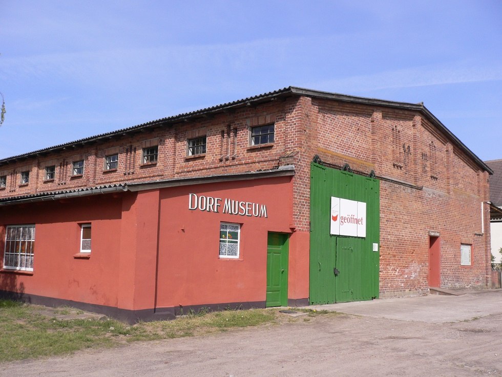 Magazyn przy Chausseestraße. // © H.Koch / Dorf Museum Lohmen Magazyn przy Chausseestraße. // © H.Koch / Dorf Museum Lohmen