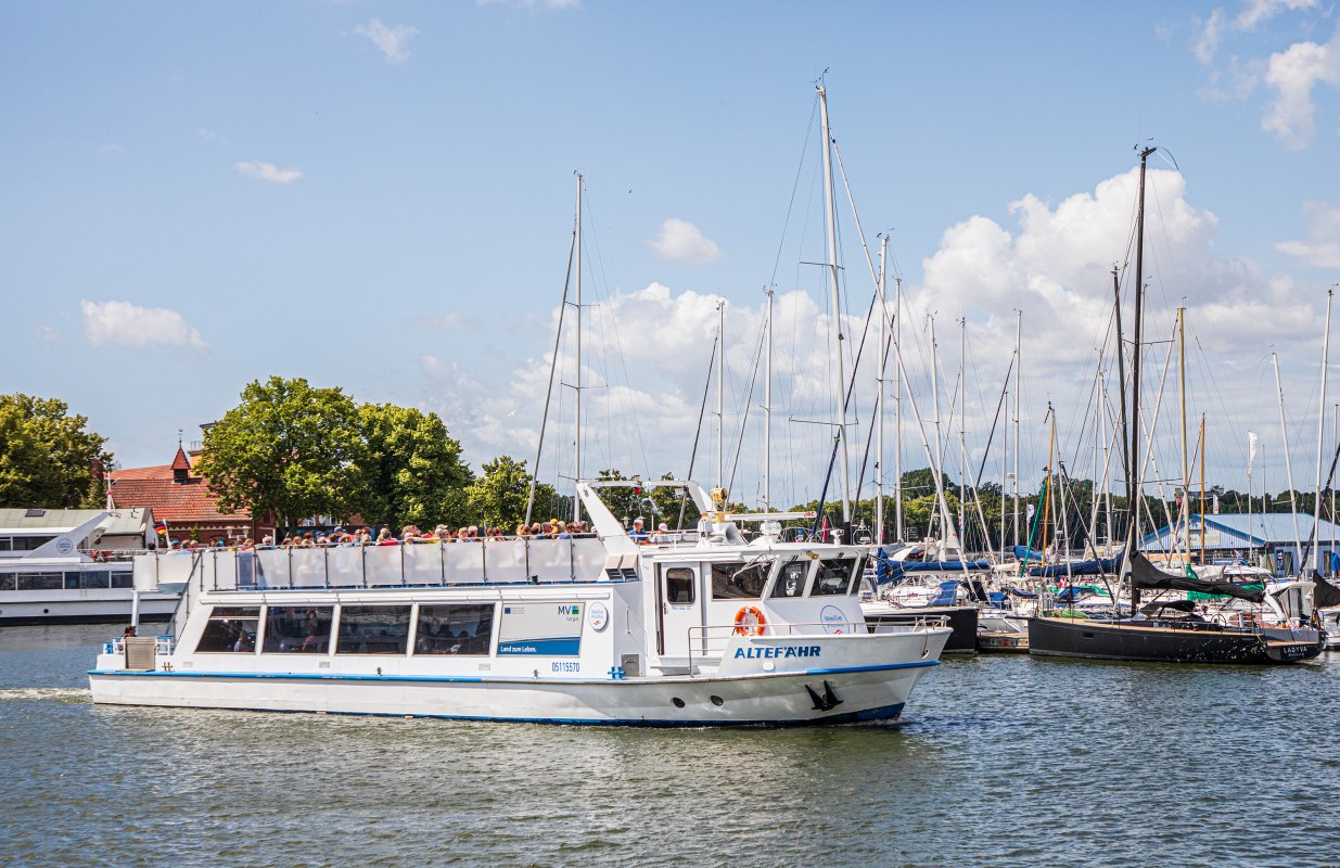 Beleef Hanzestad Stralsund vanaf het water // © Weiße Flotte GmbH Beleef Hanzestad Stralsund vanaf het water // © Weiße Flotte GmbH