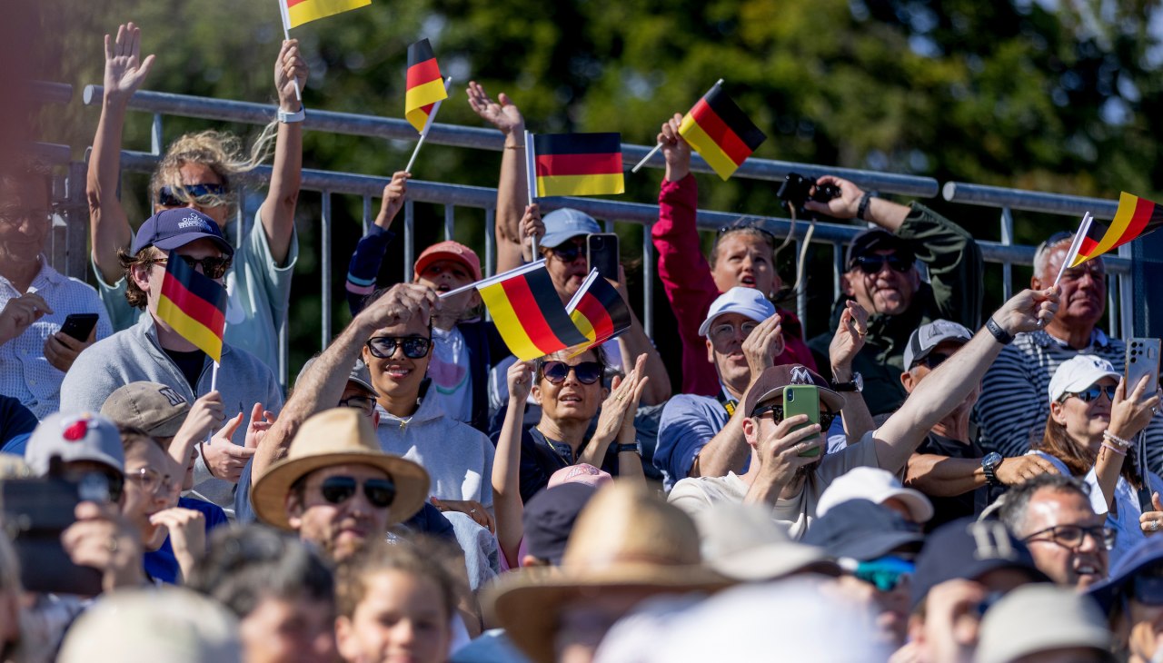 2025 Sail GP The audience cheers, &copy; Sail GP