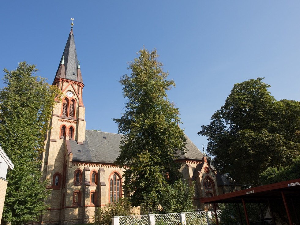 The collegiate church of Warin is situated on a hill directly at the market place. // © Frank Burger The collegiate church of Warin is situated on a hill directly at the market place. // © Frank Burger