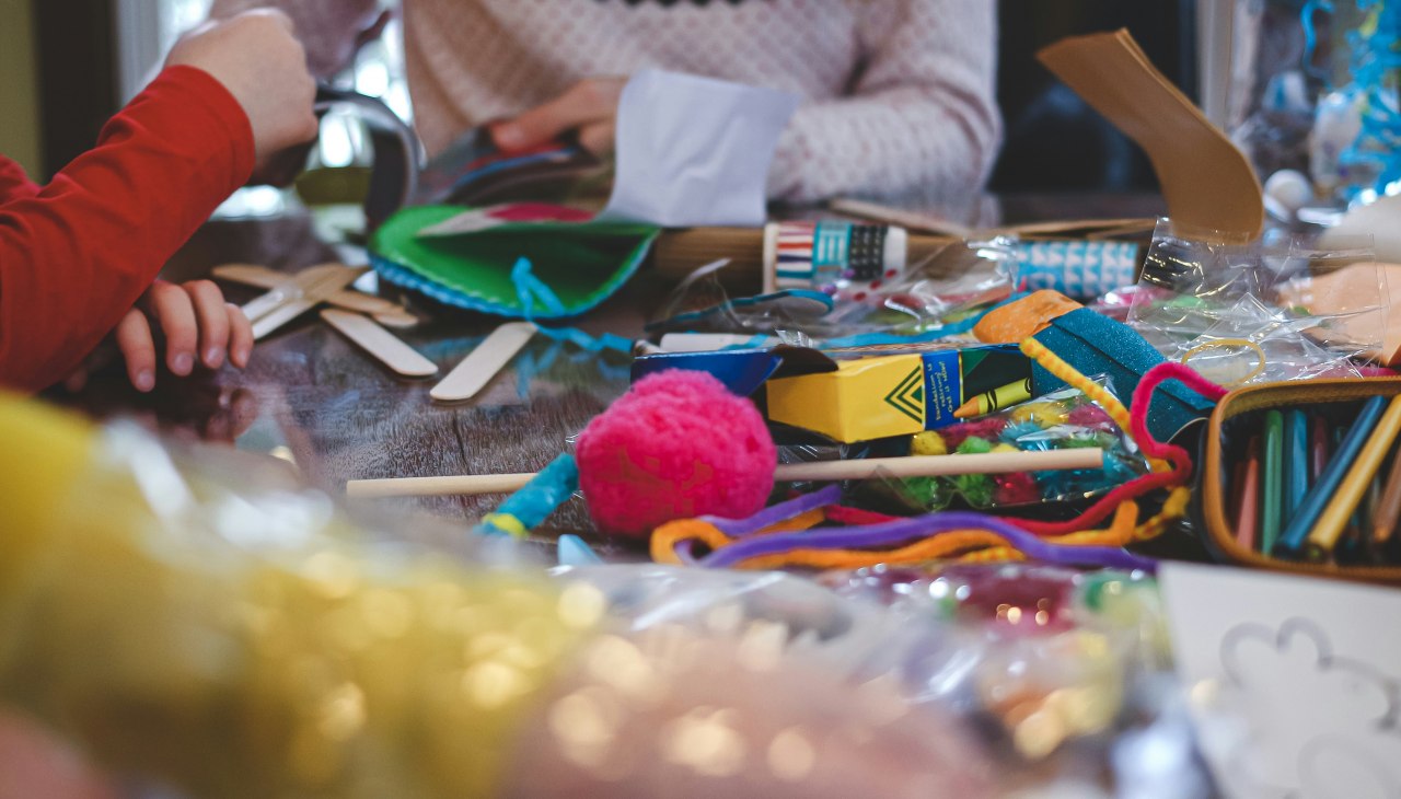Afternoon of handicrafts (symbolic photo), © Foto von Sigmund auf Unsplash