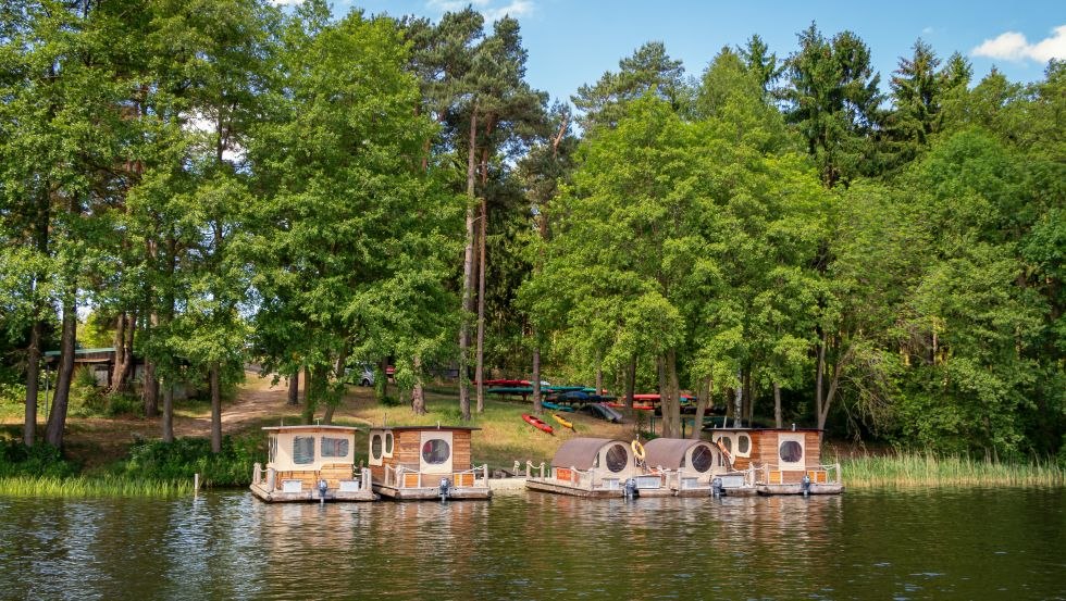 Vlotten voor de steiger in Canow // &copy; TMV/Myroad