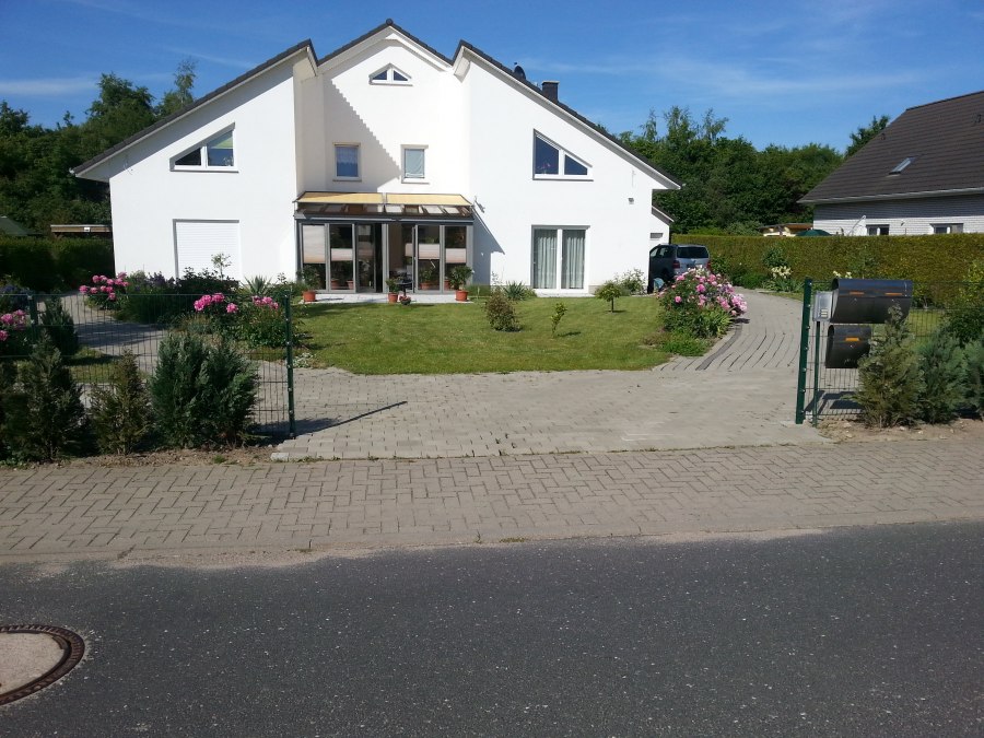 Huis in Birkenweg 19 18184 Roggentin Naar het winkelcentrum Clobus 500m naar het centrum van Rostock ca. 4,5 km met beide vakantiewoningen Parkeren voor het huis, © Wohnhaus Huis in Birkenweg 19 18184 Roggentin Naar het winkelcentrum Clobus 500m naar het centrum van Rostock ca. 4,5 km met beide vakantiewoningen Parkeren voor het huis, © Wohnhaus