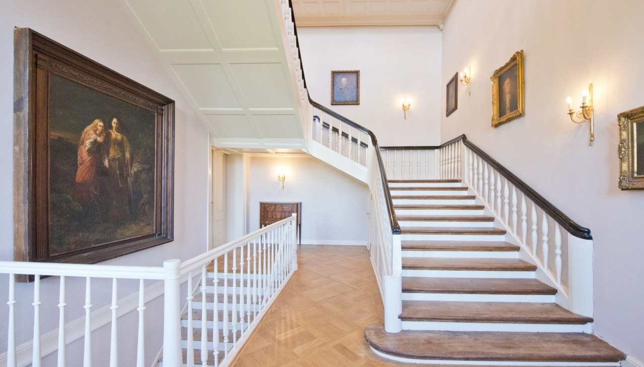 Staircase and foyer in Retzow Castle, © DOMUSImages