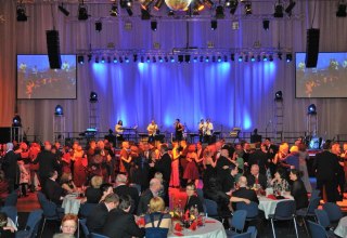 Ambachtsliedenbal in zaal 1 // &copy; S. Bergander