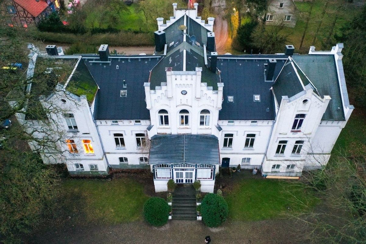 Kasteel Kaeselow vanuit de lucht // &copy; vollvincent