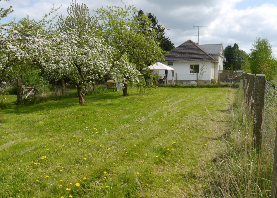Uitzicht over de boomgaard naar het appartement, © Andreas Stief