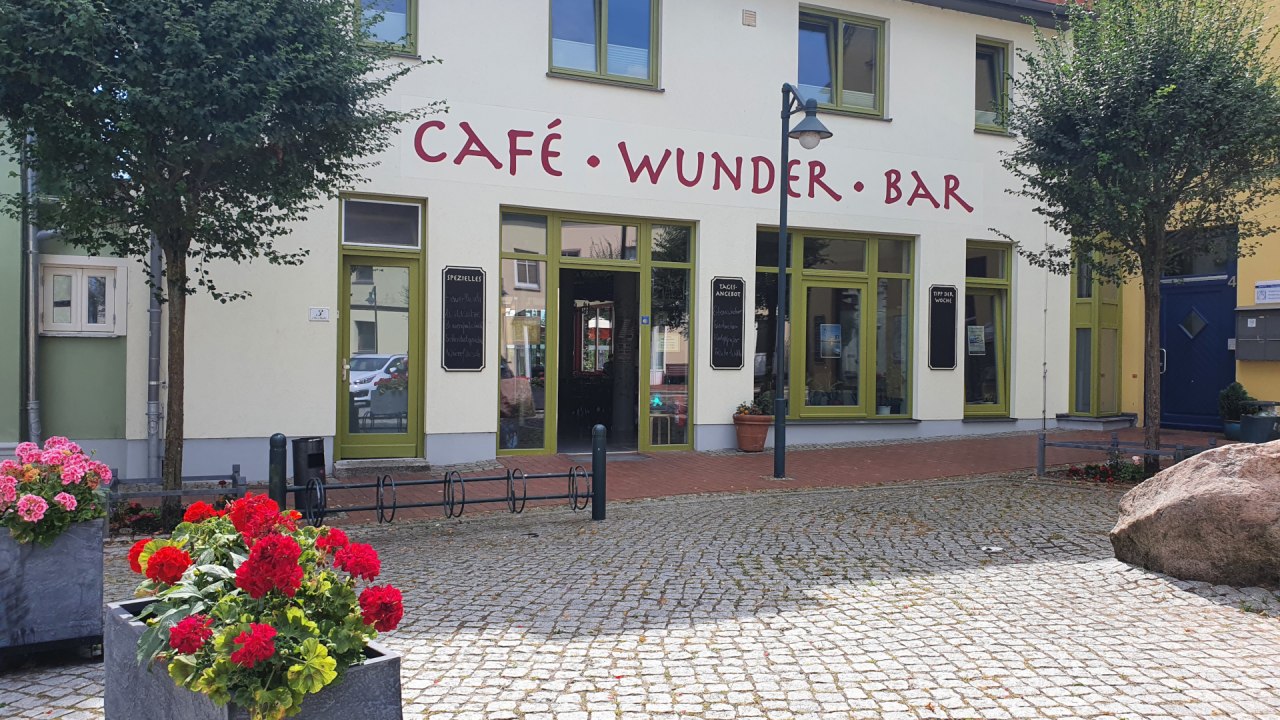 Café and restaurant café-wunder-bar, © Sabine Maus Café and restaurant café-wunder-bar, © Sabine Maus