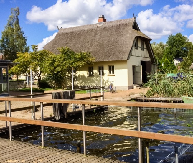 Blick vom Steg auf den Fischerhof // &copy; M&uuml;ritzfischer