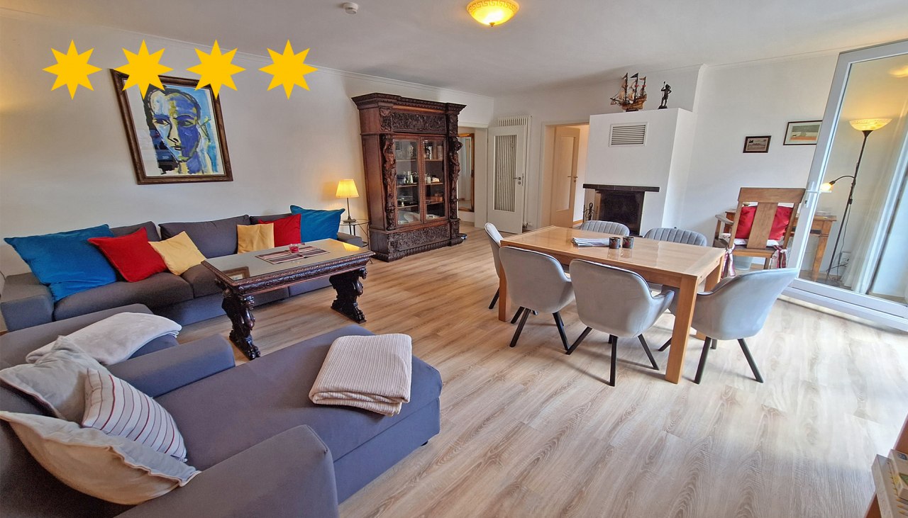 Woonkamer Open haard Eetkamer // &copy; BRINKMANNHAUS