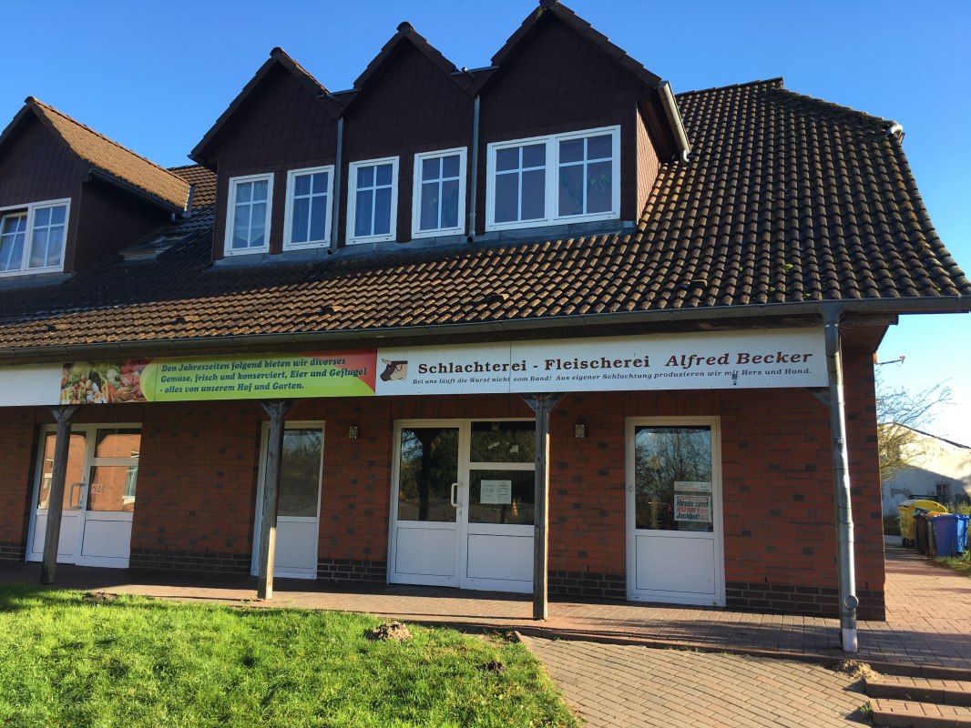 Wiejski sklep mięsny z barem przekąskowym w Lalendorf // &copy; MPL