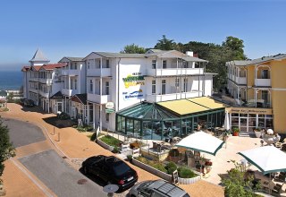 The AKZENT Waldhotel Göhren on the Island of Rügen directly on the beach // © AKZENT Waldhotel Göhren GmbH The AKZENT Waldhotel Göhren on the Island of Rügen directly on the beach // © AKZENT Waldhotel Göhren GmbH