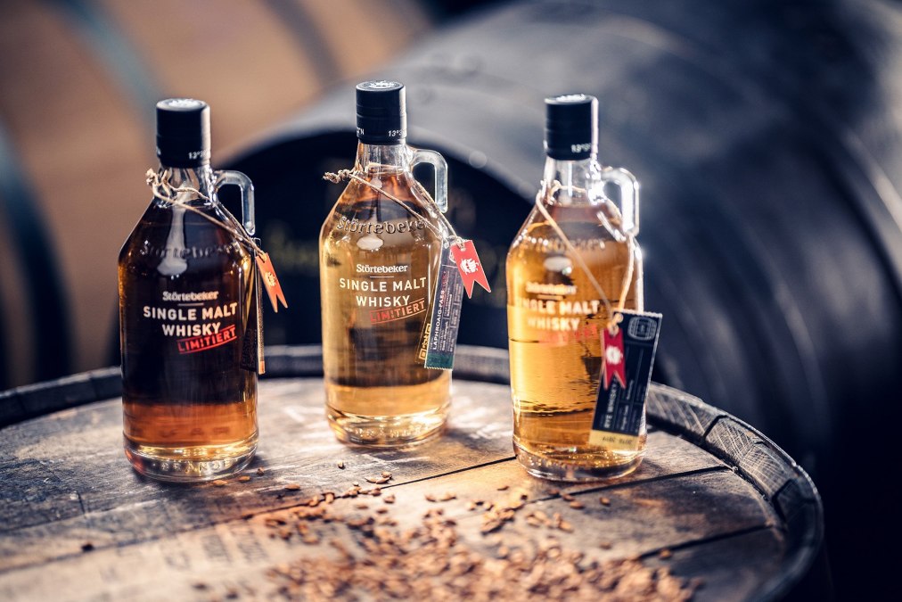Oprócz klasycznej edycji, odwiedzający mogą odkryć i spróbować szeregu limitowanych edycji whisky i innych alkoholi., © Störtebeker Brennerei GmbH