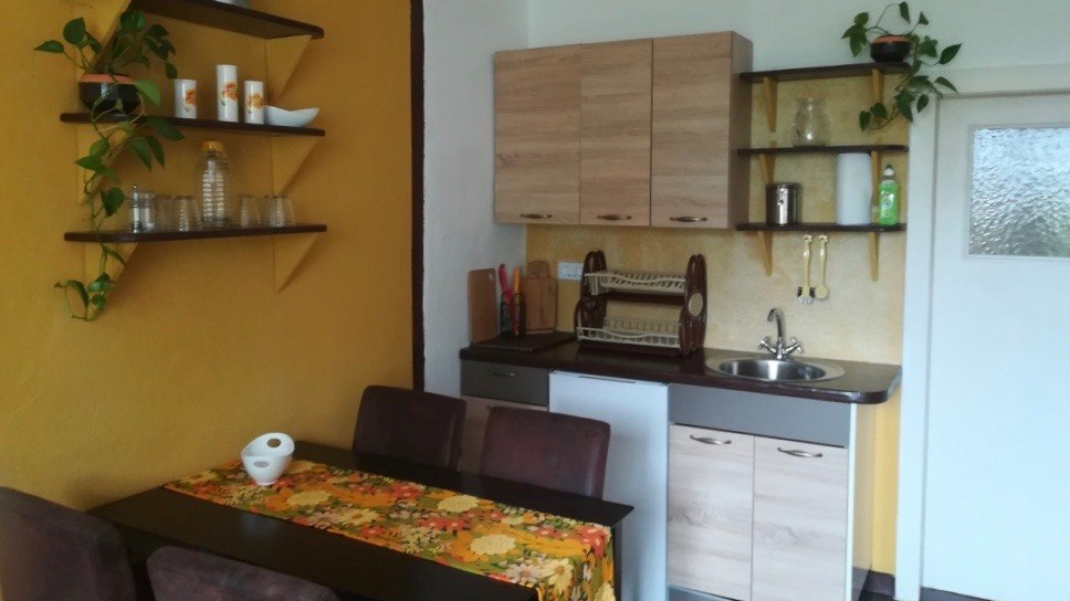Dining area and kitchenette, &copy; Uta Eickworth