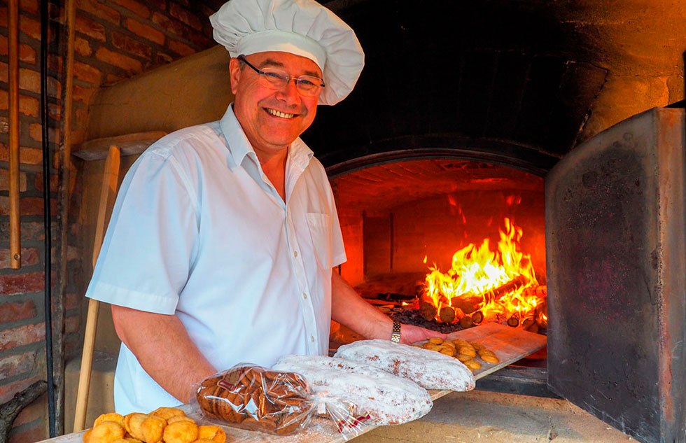 Mistrz piekarski Müller przyjedzie do piekarni z mnóstwem ciasta na stollen i wspólnie z gośćmi upiecze świąteczne smakołyki, © Freilichtmuseum Klockenhagen