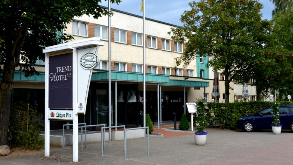 De ingang van het Trend Hotel, &copy; Herbert Weisrock