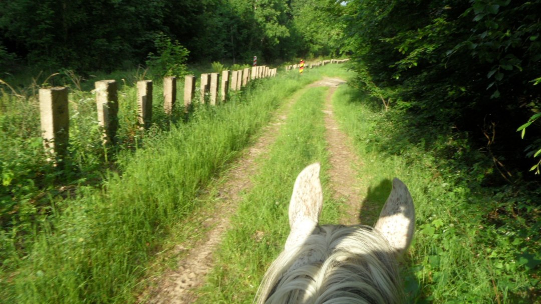 Riding on the border, © von Eick Riding on the border, © von Eick