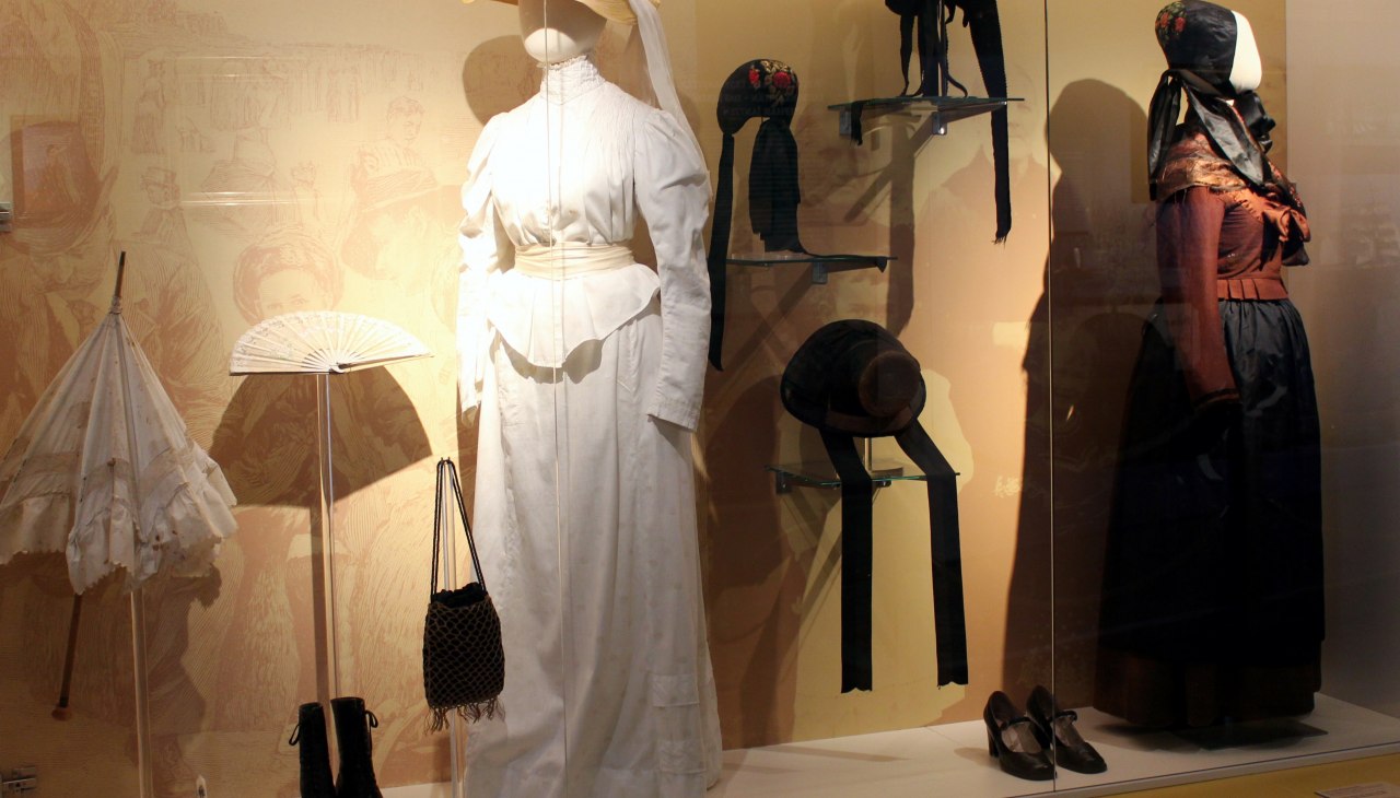 Kleding en kostuum, © Heimatmuseum Warnemünde, Horst D. Schulz Kleding en kostuum, © Heimatmuseum Warnemünde, Horst D. Schulz