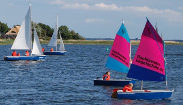 kinderen_zeilen_foto_FischlaenderZeilschool, © Fischländer Segelschule