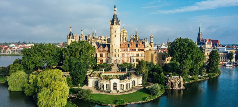 Kasteel Schwerin vanuit vogelperspectief. // © MV-T/Gänsike Kasteel Schwerin vanuit vogelperspectief. // © MV-T/Gänsike
