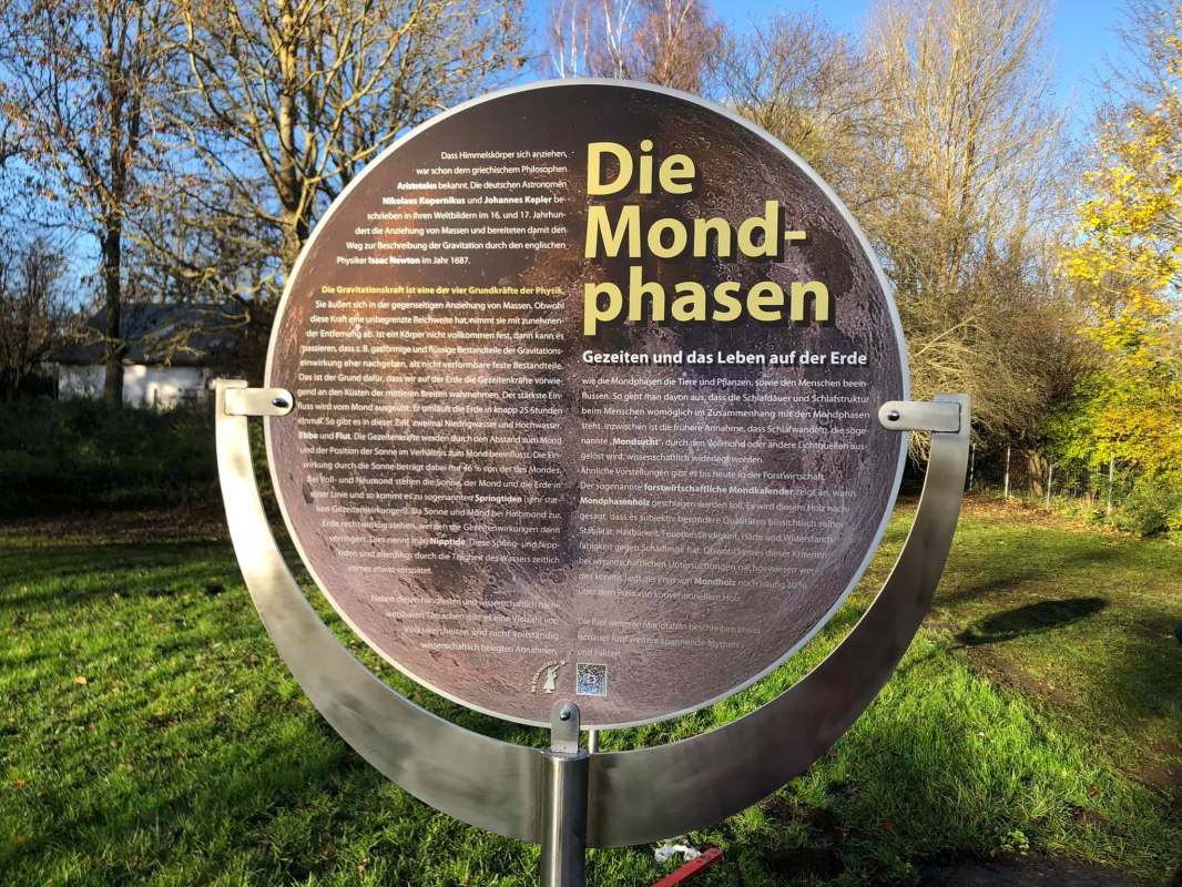 ... much worth knowing about the moon // © Mecklenburger ParkLand ... much worth knowing about the moon // © Mecklenburger ParkLand