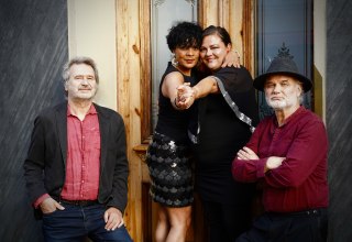 &copy; Bettina Raasch