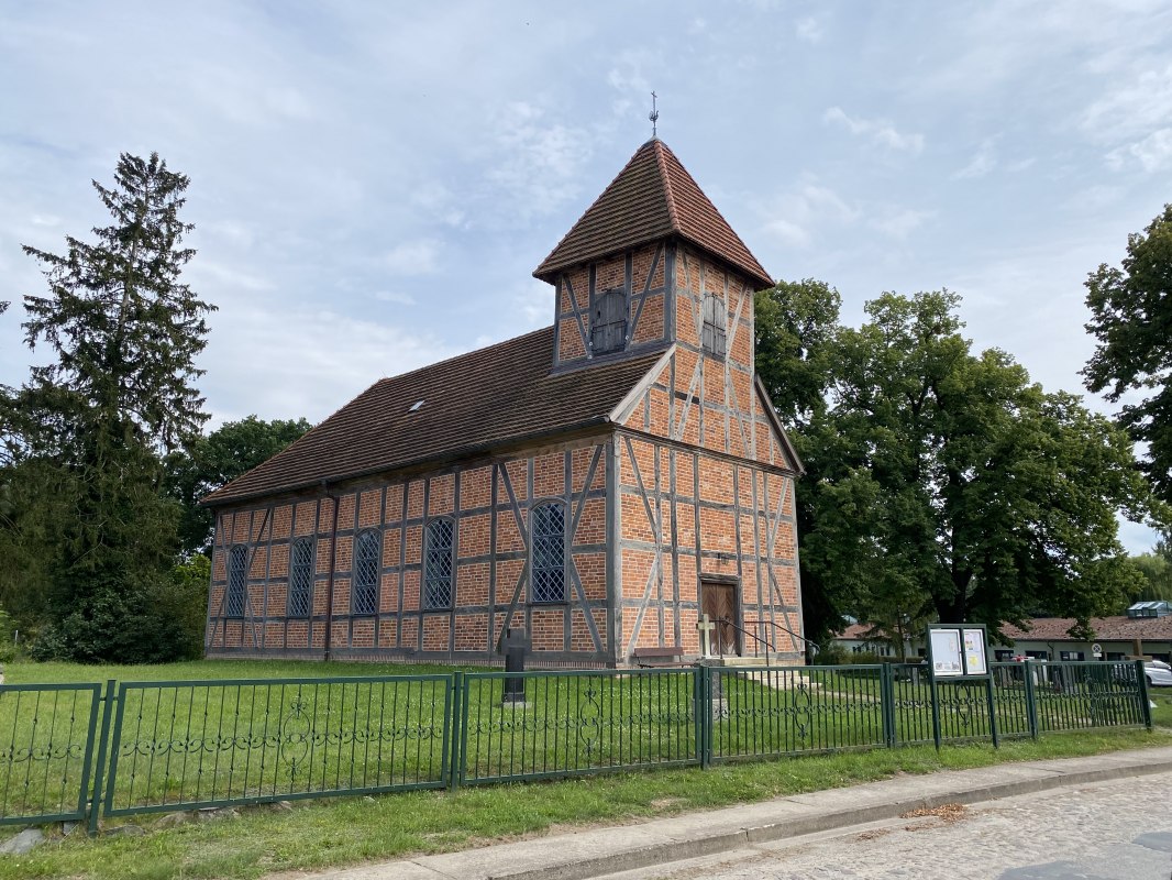 KircheArhensberg, &copy; Amt Mecklenburgische Kleinseenplatte