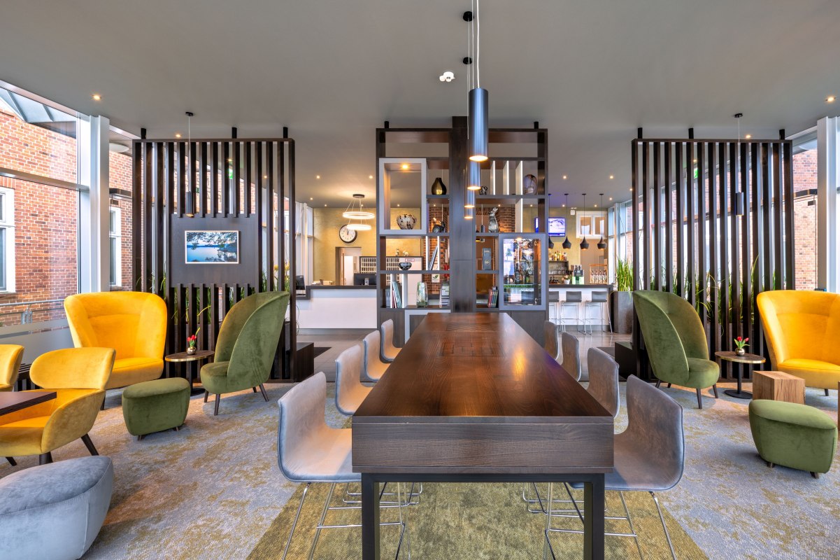 Lobby_web, &copy; Hotel am Schlosspark G&uuml;strow