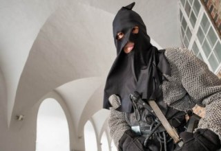 The executioner waiting for the guests // &copy; Georg Scharnweber