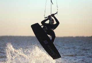 &copy; Kitesurf & Kanu Born