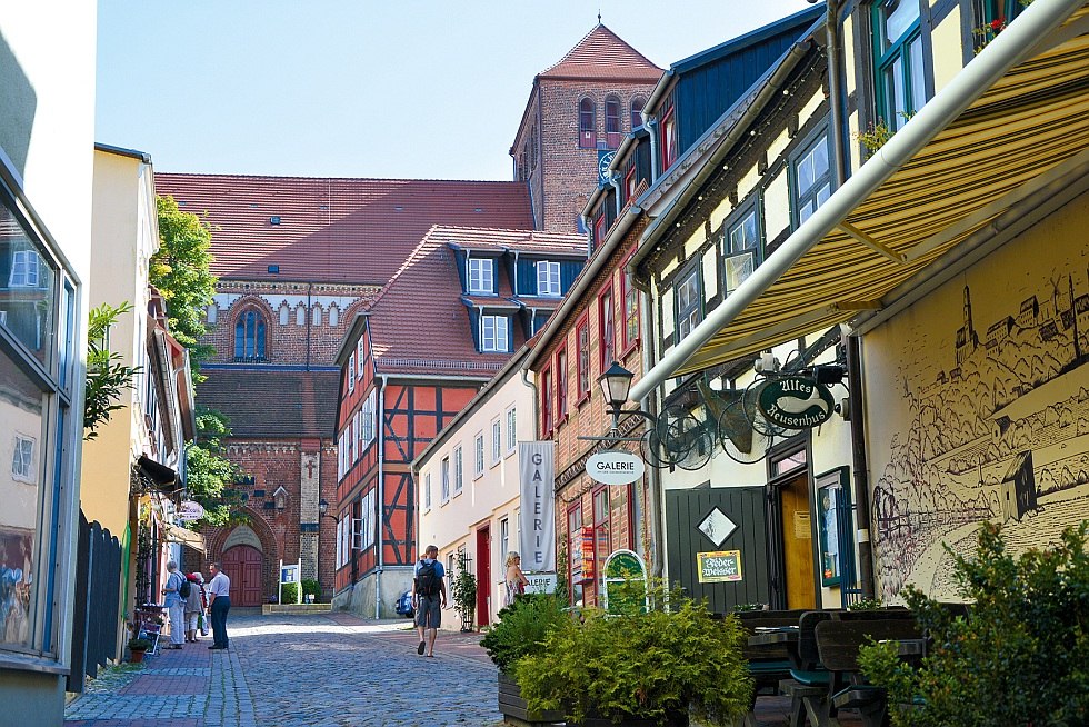 Liefdevol gerestaureerde vakwerkhuizen vertellen over de bewogen geschiedenis van de stad // © Heidi Goerlt Liefdevol gerestaureerde vakwerkhuizen vertellen over de bewogen geschiedenis van de stad // © Heidi Goerlt