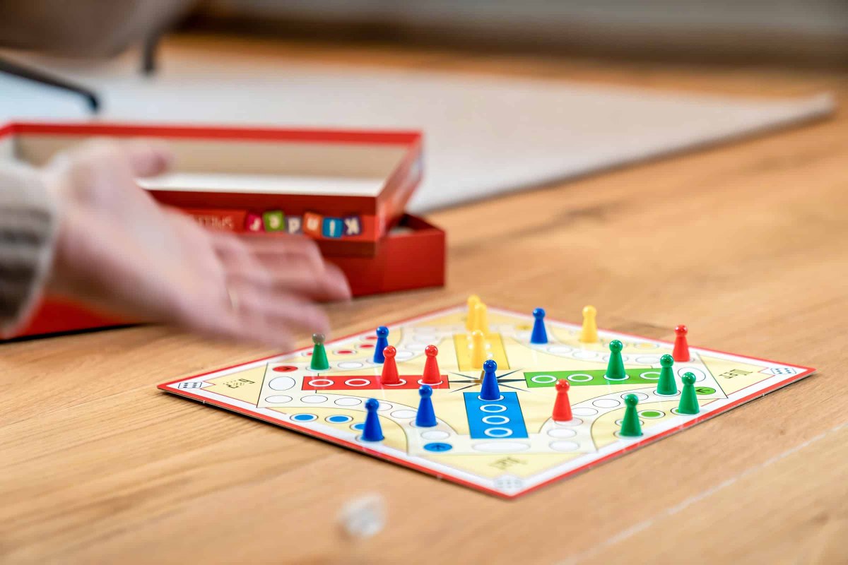 Children and teens ages 6 and up can play classic board and party games as well as Nintendo Switch at the K&auml;the-Miethe Library in Ahrenshoop. // &copy; Omaela/pexels.com