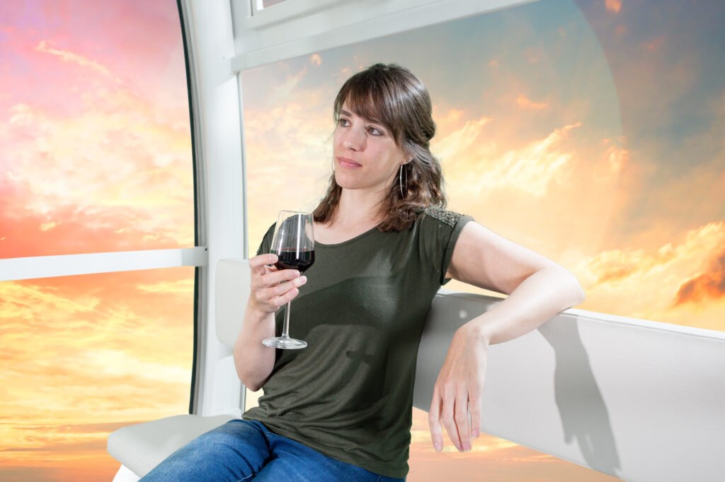 Degustacja wina w diabelskim młynie gondolowym // &copy; riesenrad.de