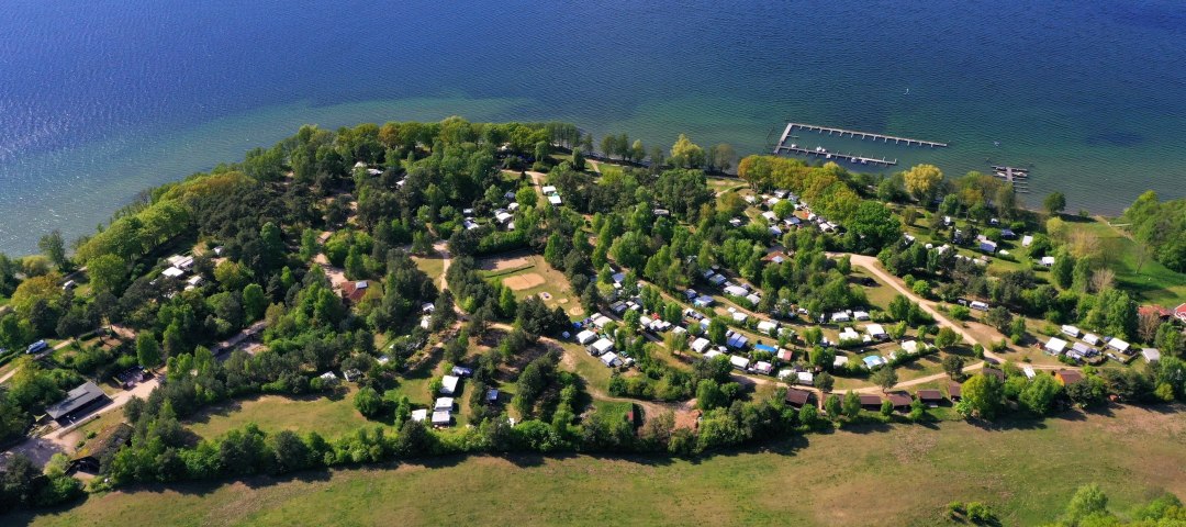 Naturcamping Zwei Seen on a peninsula on Lake Plau with its own marina for campers with motor/sailing boats, &copy; ZweiSeen.de