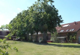 Buitenaanzicht van de schapenschuur Hoppenrade, &copy; Klaus Axtmann