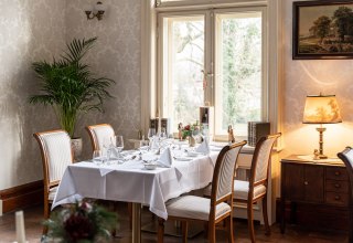 Das Restaurant im Schlossgut Gorow bittet zu Tisch // © Schlossgut Gorow / DOMUSImages Das Restaurant im Schlossgut Gorow bittet zu Tisch // © Schlossgut Gorow / DOMUSImages