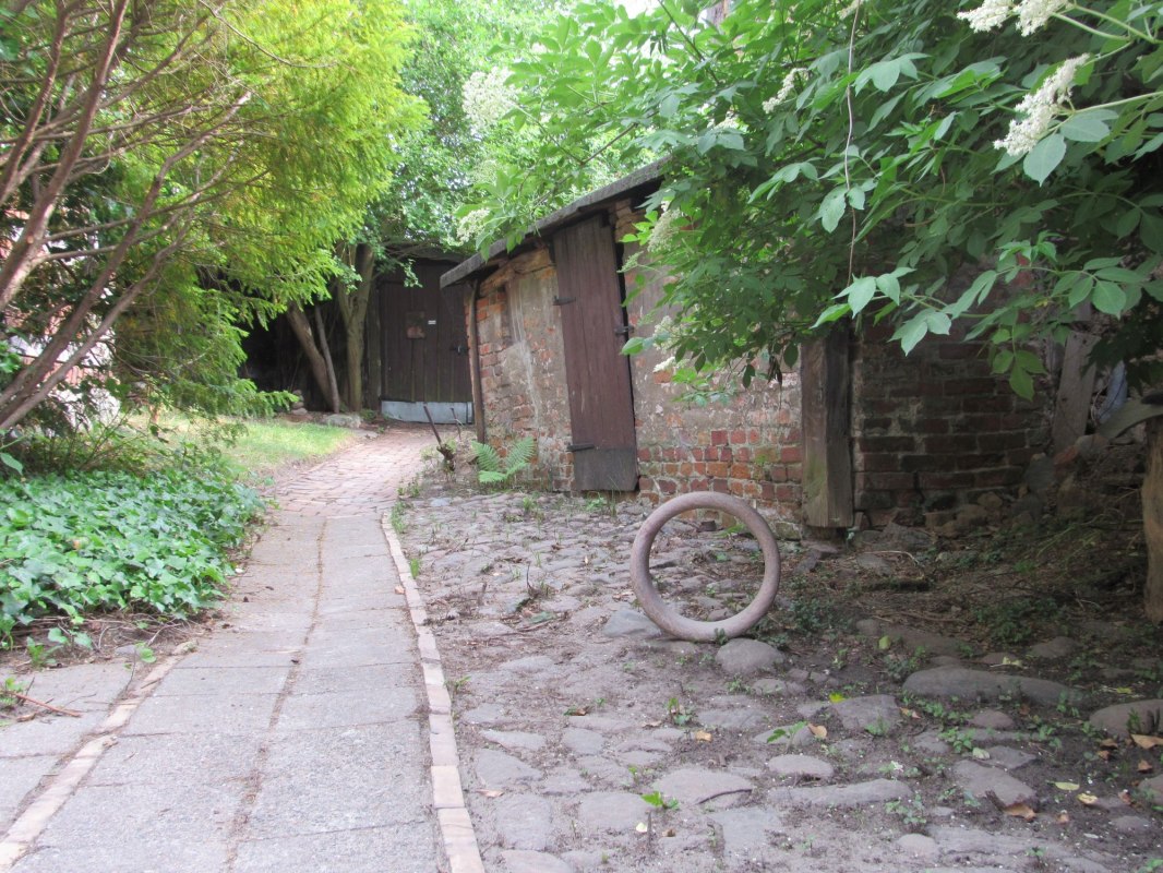 Plauer Stra&szlig;e 1 - Binnenplaats // &copy; Axel Jappen