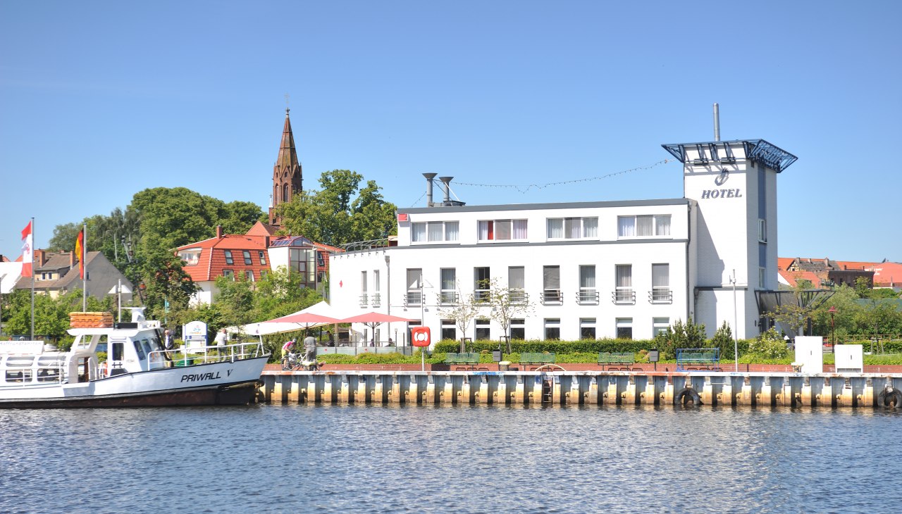 Havenhotel Pommernyacht, &copy; HafenHotel Pommernyacht