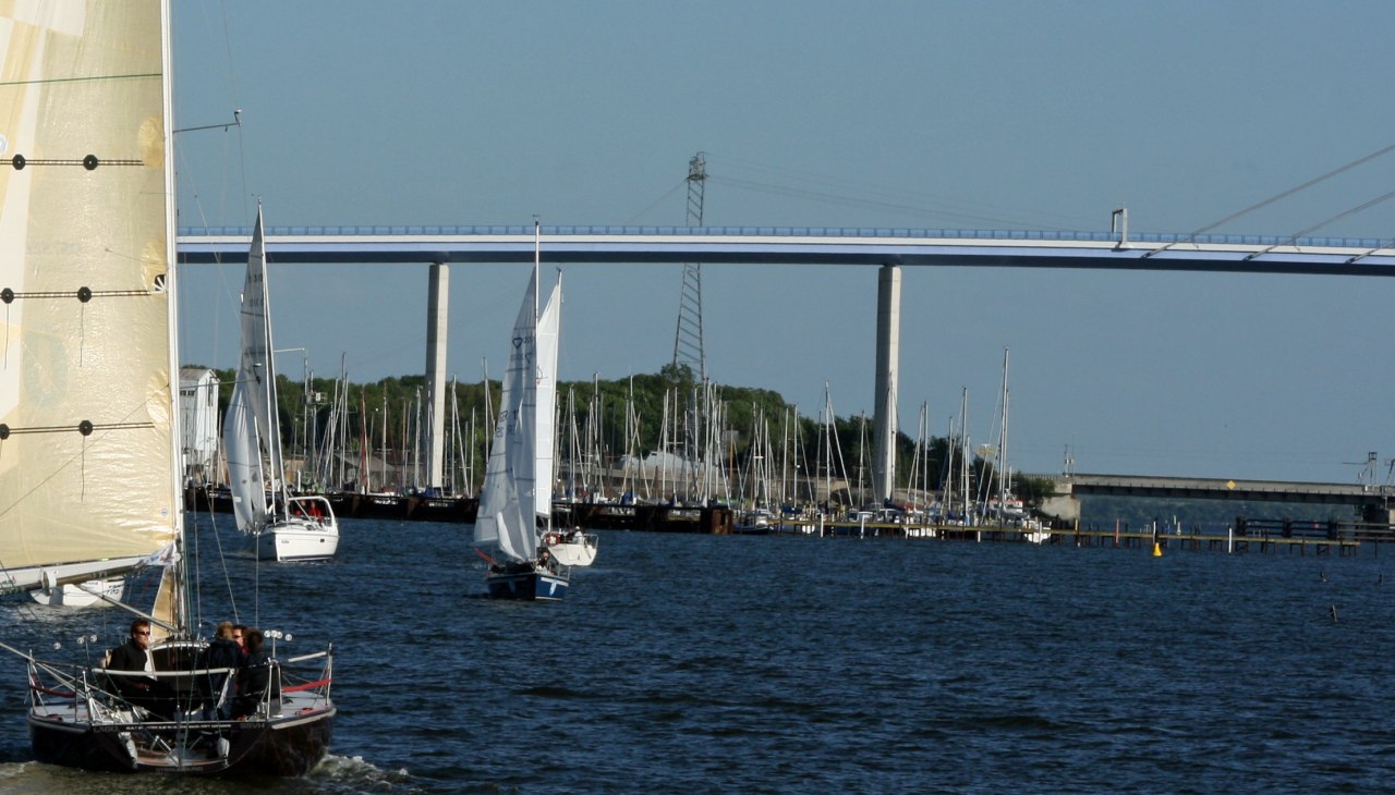 The piers of the Dänholm water sports centre in front of the two Rügen Bridges, © Lutz Lampe, Stralsund