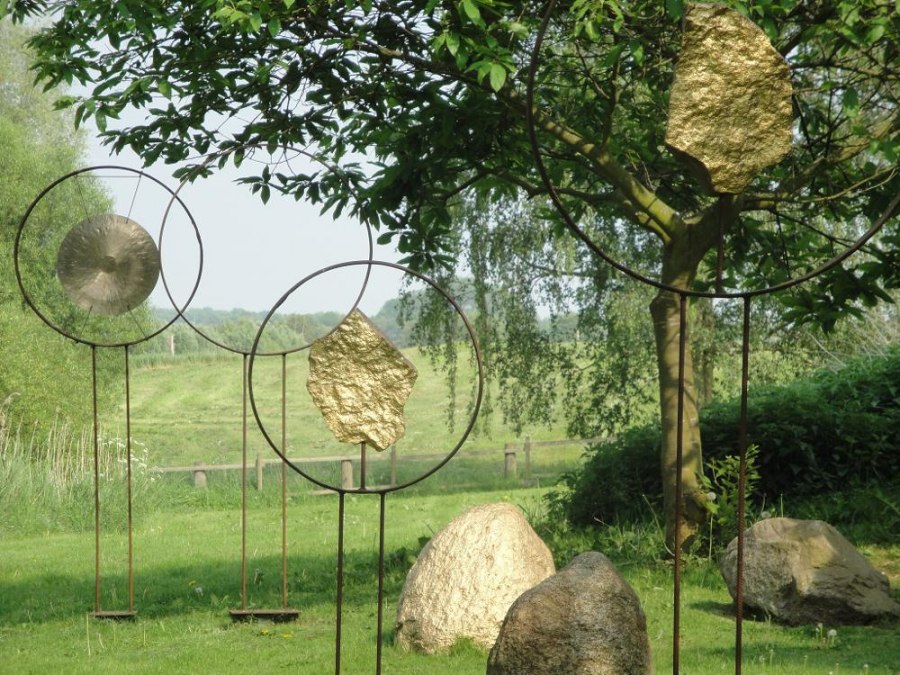 Art in the garden, © Tenzerhof