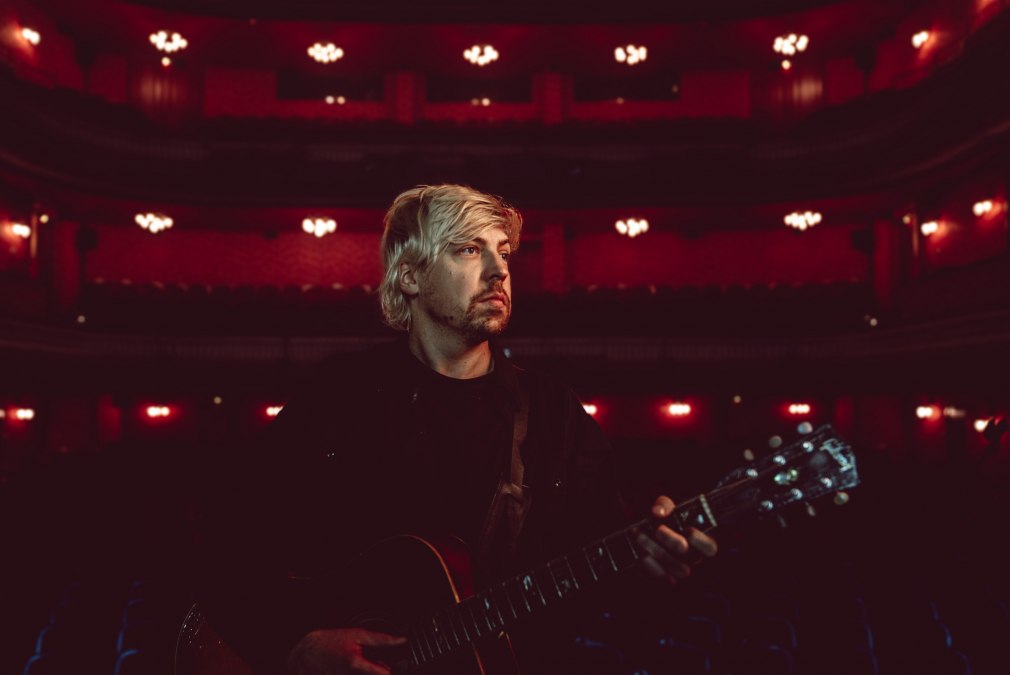 BINZ & VRIENDEN: Philipp Poisel op adventsreis, © Sophie Seybold