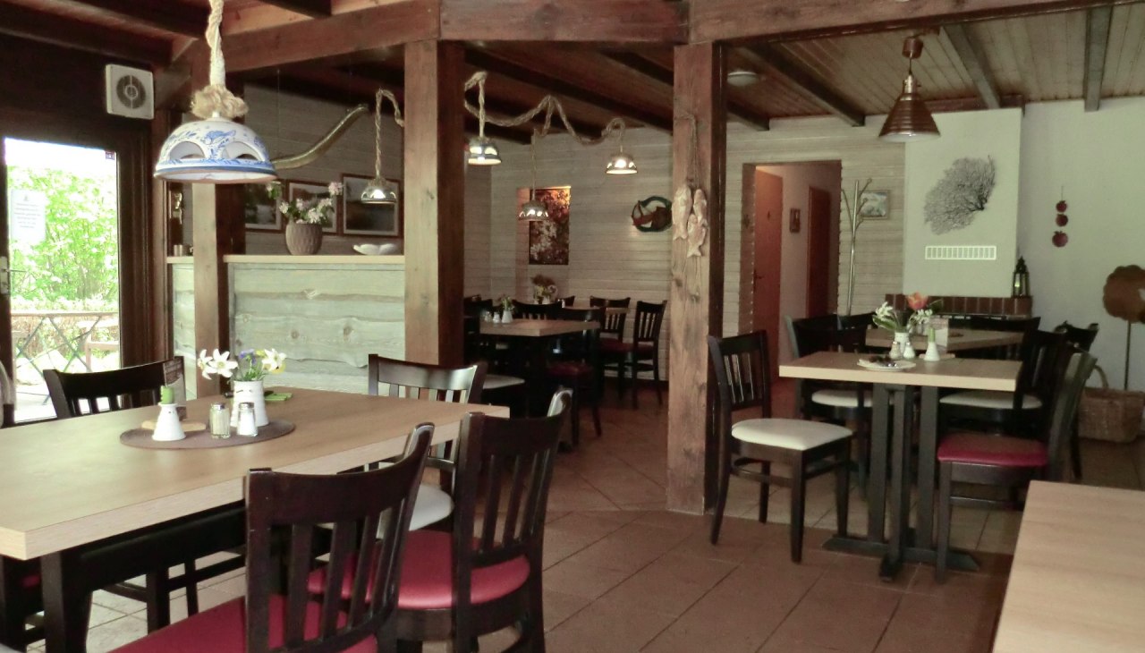 View into the guest room, &copy; Petra Asmuss