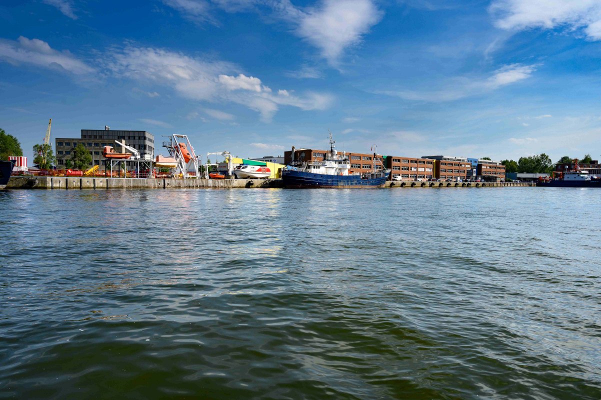 Hotel Am KAI 334 with a view of the Lower Warnow River, &copy; Hotel Am KAI 334