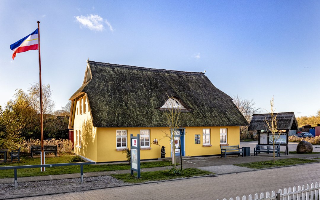 Spa administratie kustplaats aan de Oostzee, © Kurverwaltung Ahrenshoop · Foto Voigt & Kranz UG