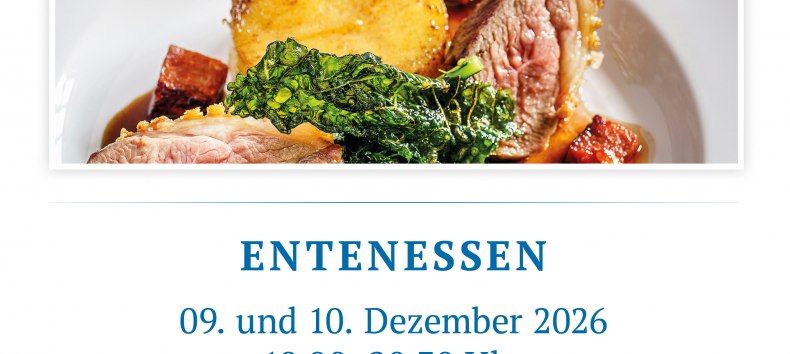Knusprig gebratene Ente auf Teller, mit Rotkohl, Klößen und Sauce, appetitlich angerichtet. // © spreepiraten® Knusprig gebratene Ente auf Teller, mit Rotkohl, Klößen und Sauce, appetitlich angerichtet. // © spreepiraten®