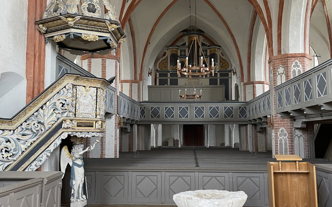 Dorpskerk Saal binnen, © Südliche Boddenküste