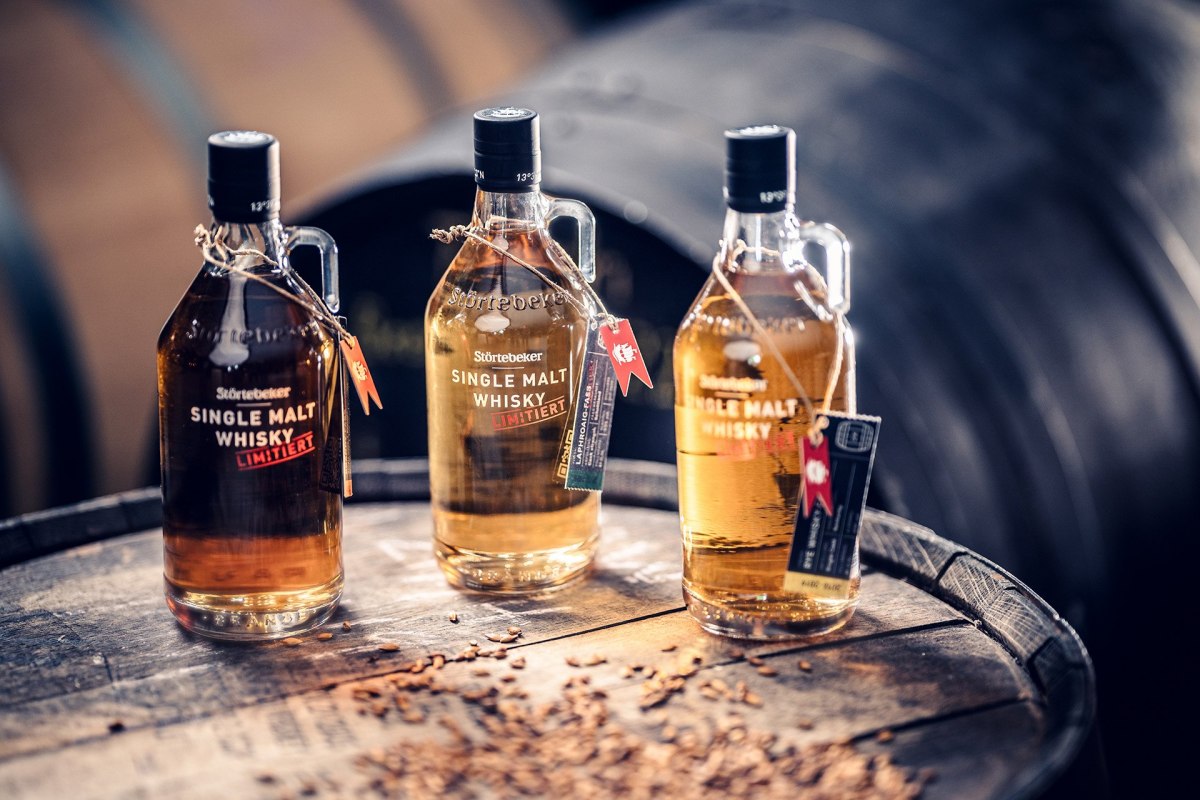 In addition to the Classic Edition, visitors can discover and taste changing limited-edition whiskies and other spirits. // © Störtebeker Brennerei GmbH In addition to the Classic Edition, visitors can discover and taste changing limited-edition whiskies and other spirits. // © Störtebeker Brennerei GmbH