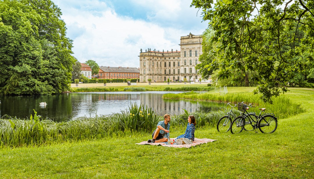 Picknick voor paleis Ludwigslust, © TMV/Tiemann
