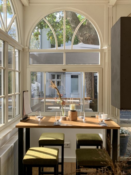 Sunny place in winter garden, © avantage.cc, Sebastian Baier